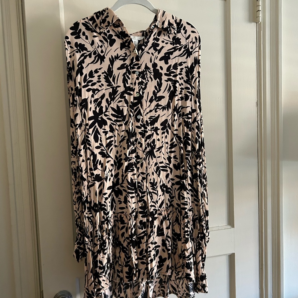 H&M Black and Cream Patterned Long Sleeve Dress